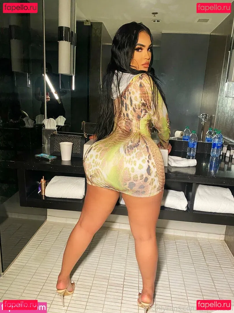 goldendoll Onlyfans Photo Gallery 