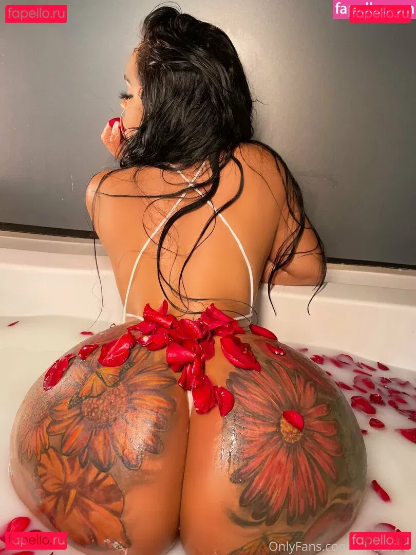 goldendoll Onlyfans Photo Gallery 