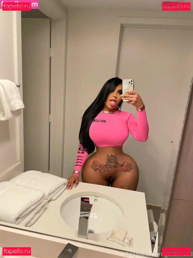 goldendoll Onlyfans Photo Gallery 