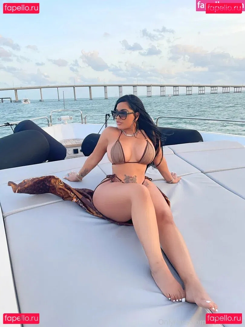 goldendoll Onlyfans Photo Gallery 