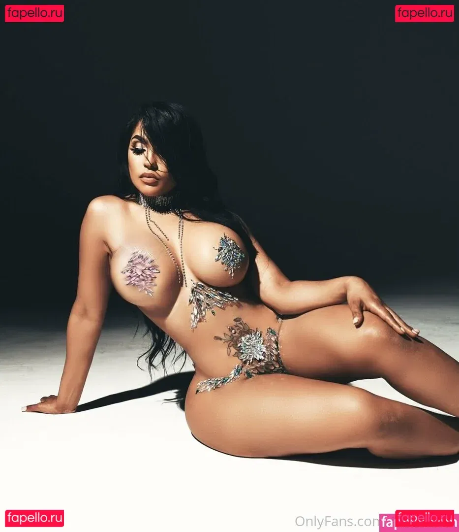 goldendoll Onlyfans Photo Gallery 