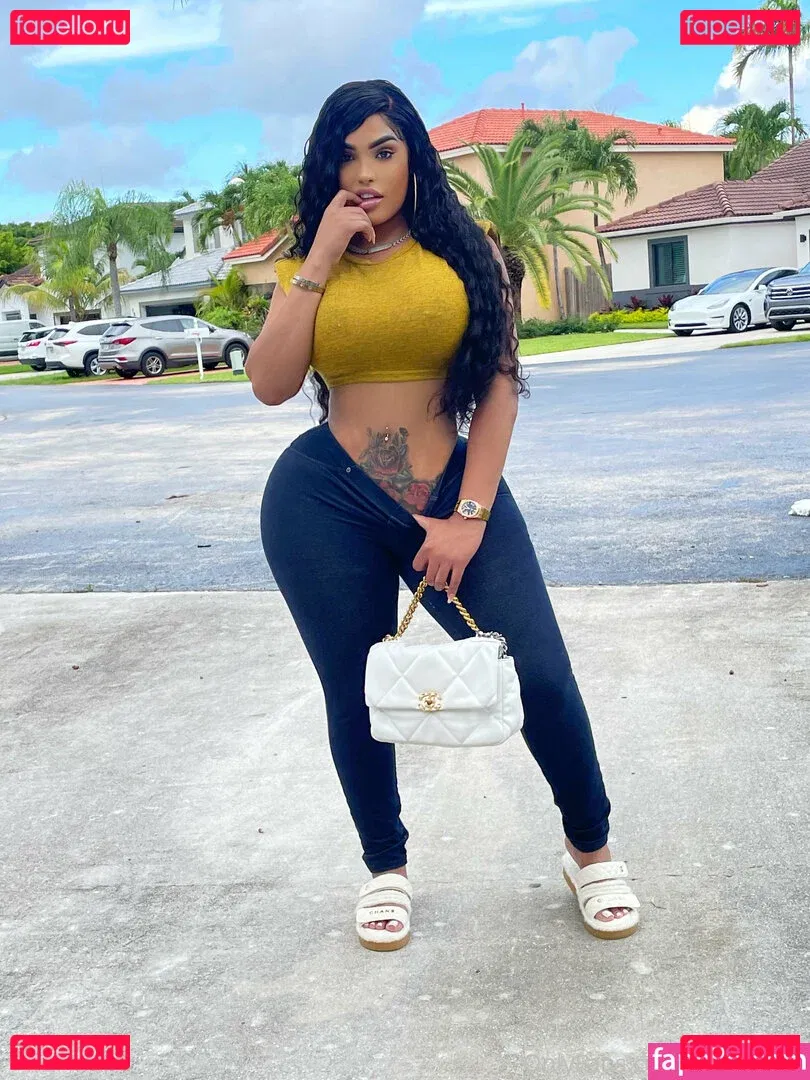 goldendoll Onlyfans Photo Gallery 