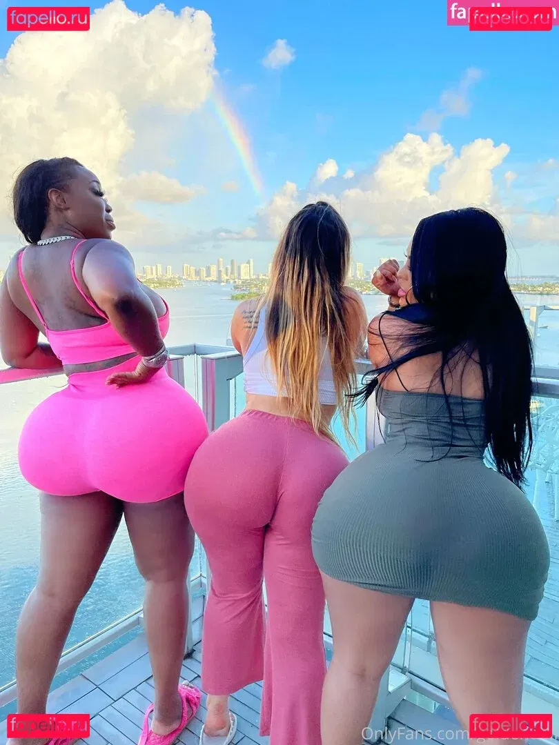 goldendoll Onlyfans Photo Gallery 