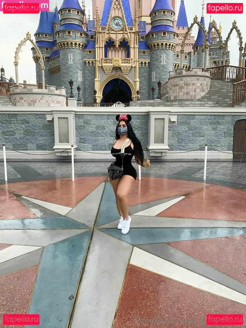 goldendoll Onlyfans Photo Gallery 