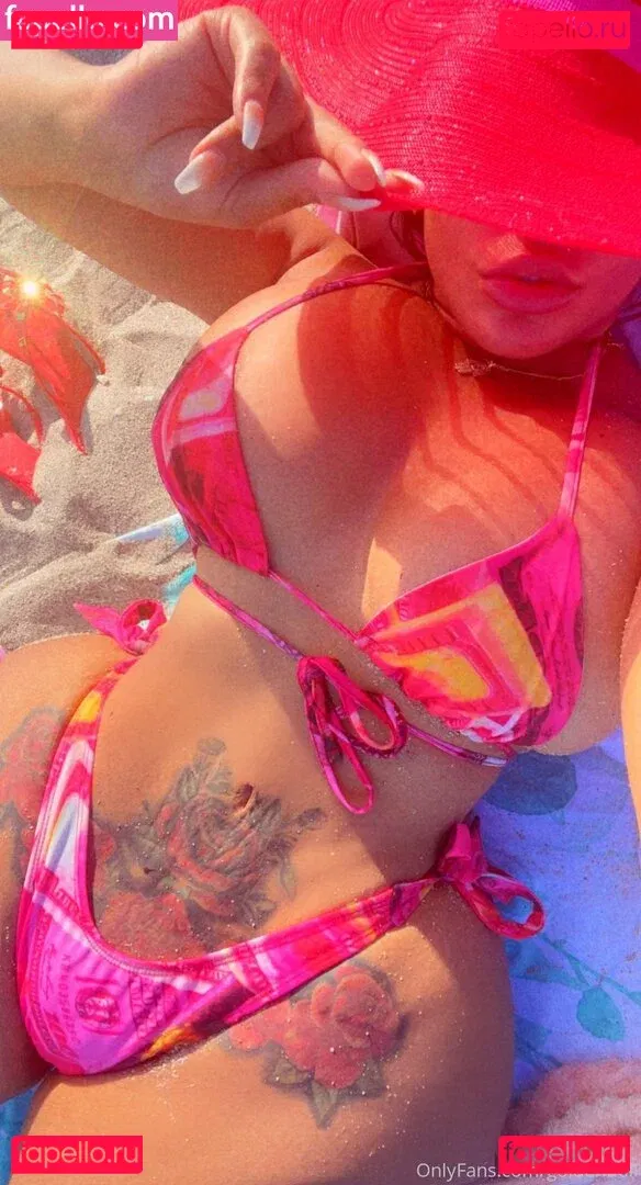 goldendoll Onlyfans Photo Gallery 