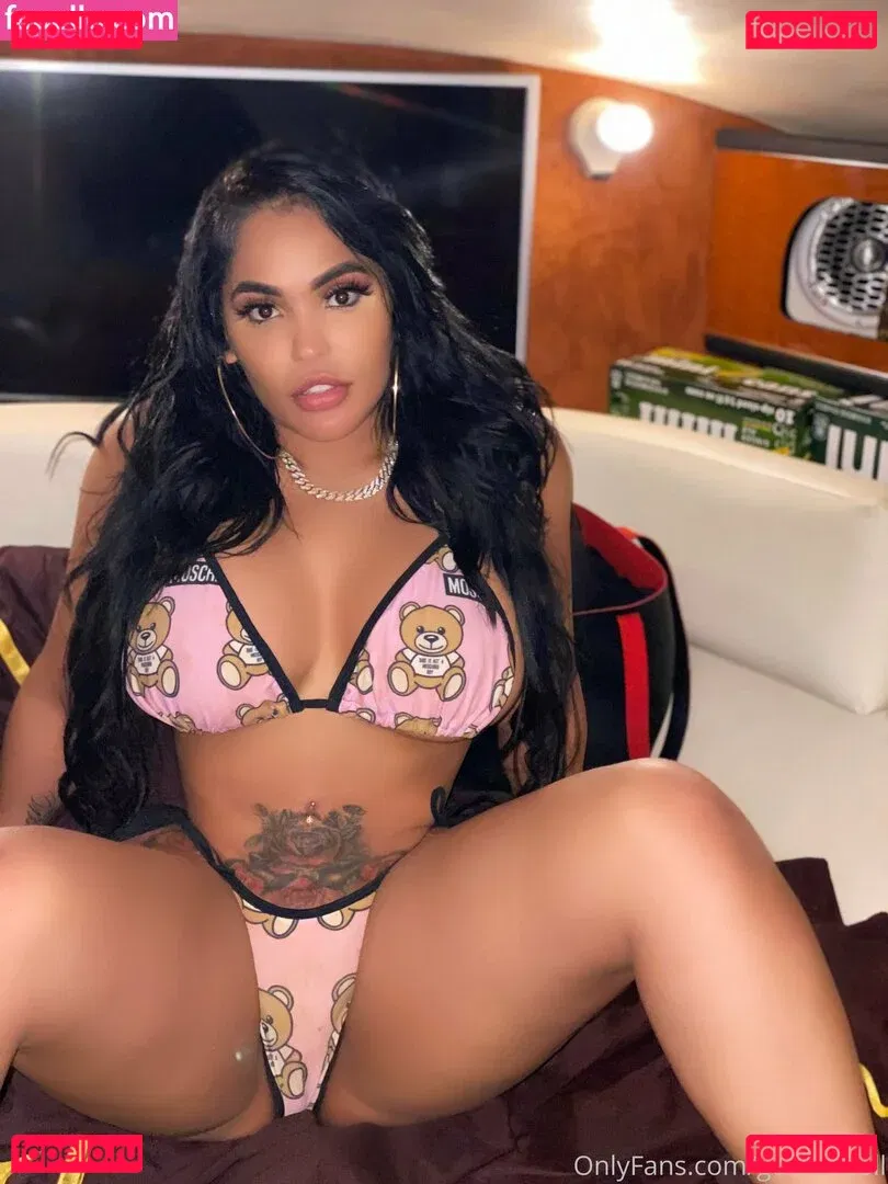 goldendoll Onlyfans Photo Gallery 