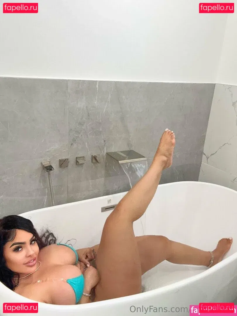 goldendoll Onlyfans Photo Gallery 