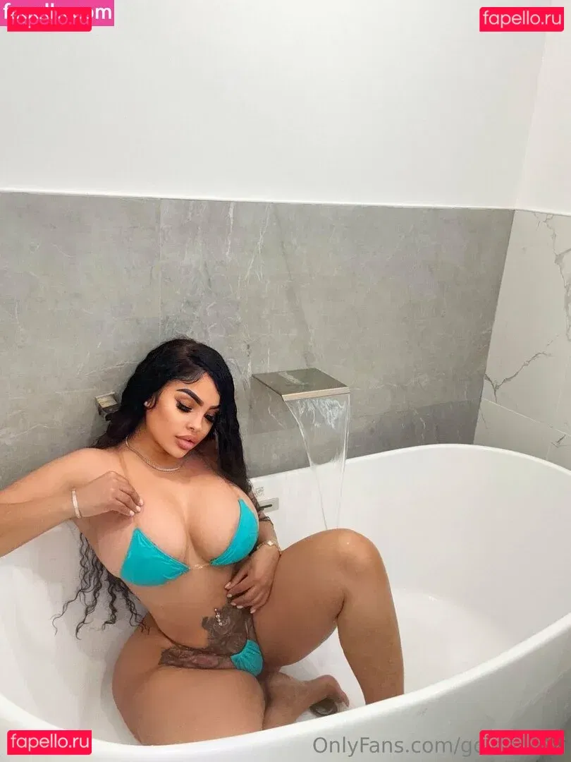 goldendoll Onlyfans Photo Gallery 