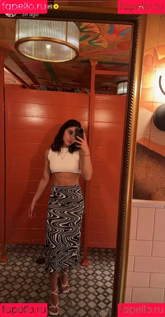Sara Saffari Onlyfans Photo Gallery 