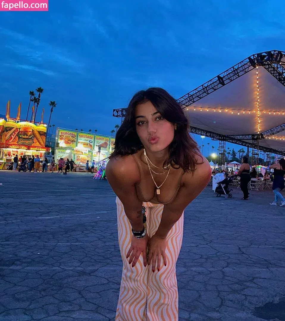 Sara Saffari Onlyfans Photo Gallery 