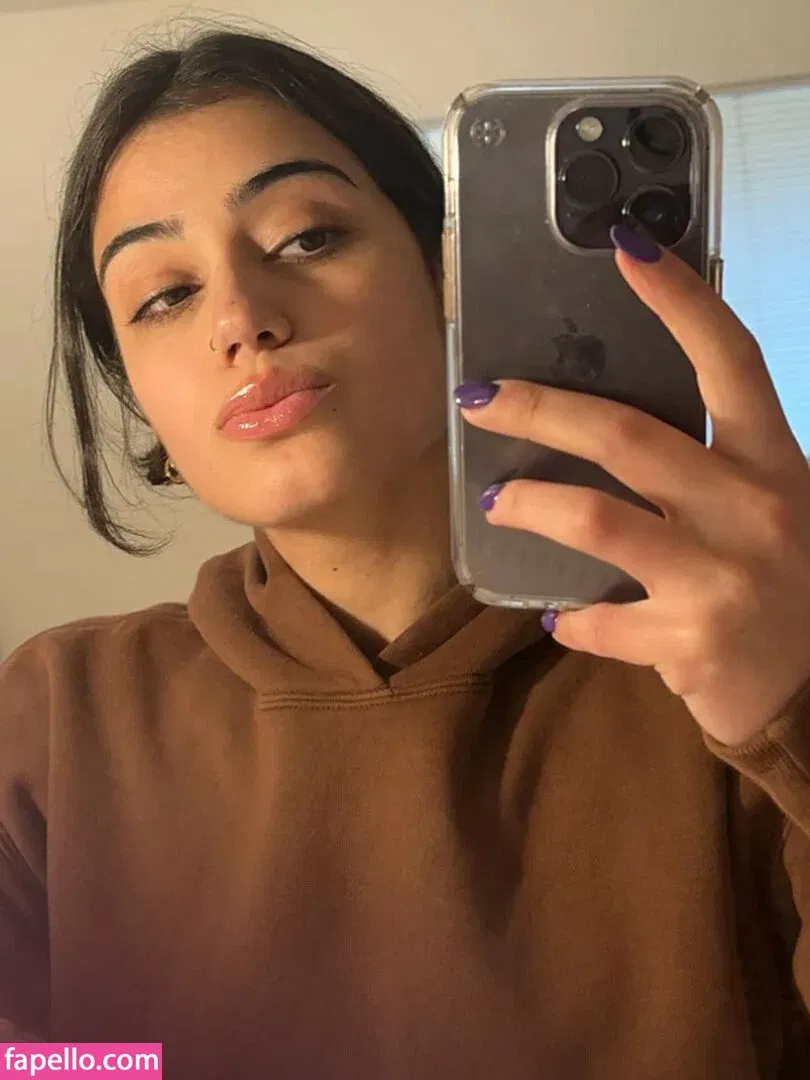 Sara Saffari Onlyfans Photo Gallery 