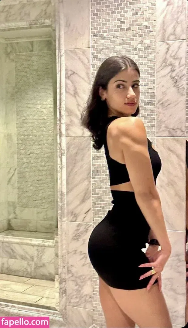 Sara Saffari Onlyfans Photo Gallery 