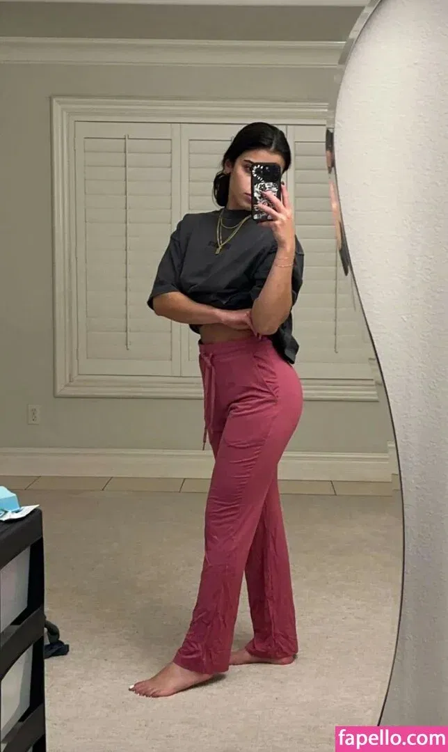 Sara Saffari Onlyfans Photo Gallery 