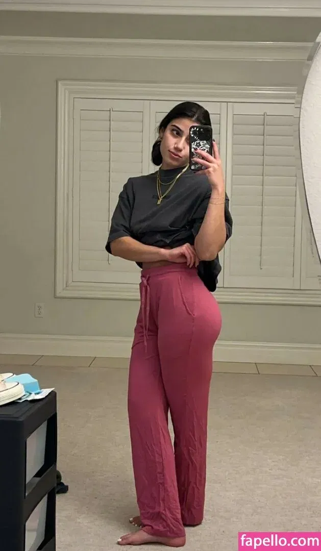 Sara Saffari Onlyfans Photo Gallery 