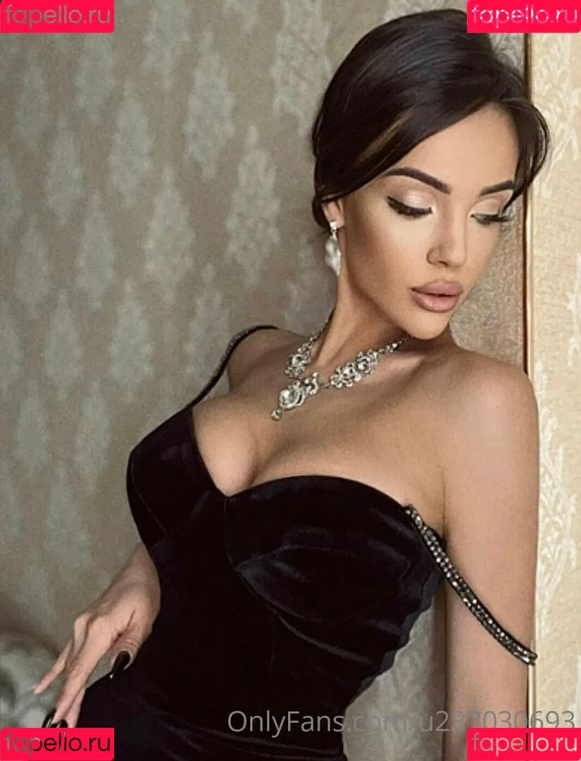 a_vii Onlyfans Photo Gallery 