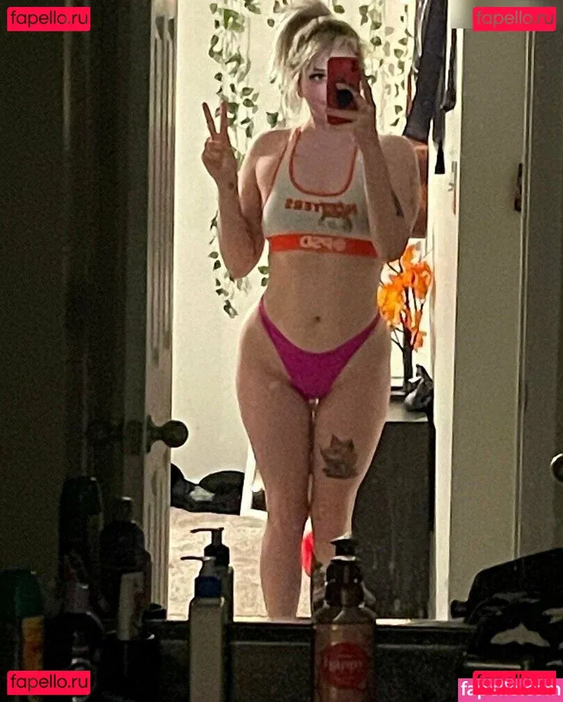 jisatsu.waifu Onlyfans Photo Gallery 