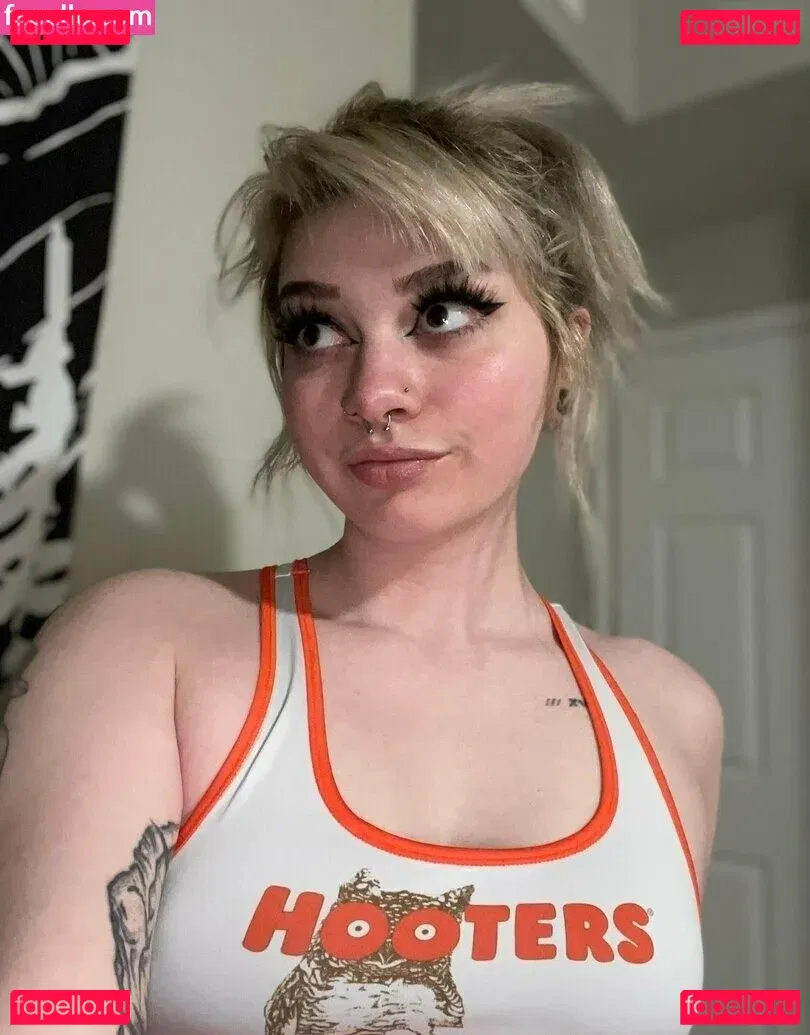 jisatsu.waifu Onlyfans Photo Gallery 