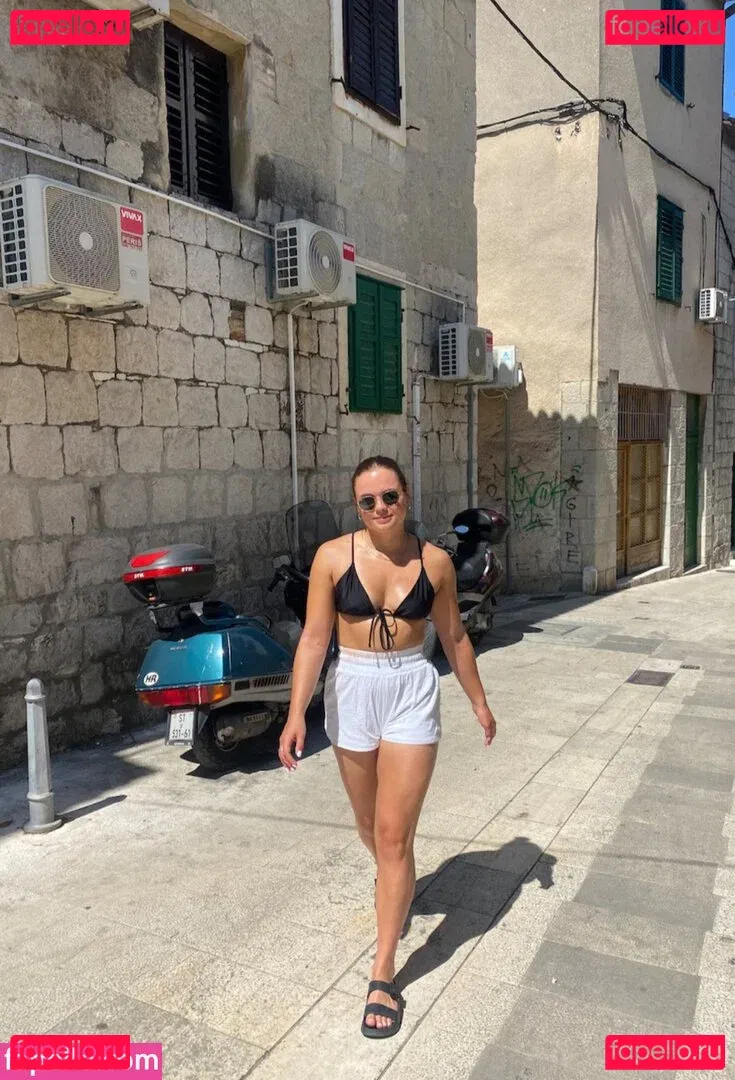 Lauren Lindsay Onlyfans Photo Gallery 