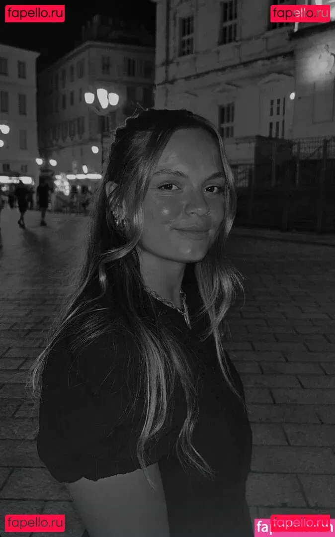 Lauren Lindsay Onlyfans Photo Gallery 