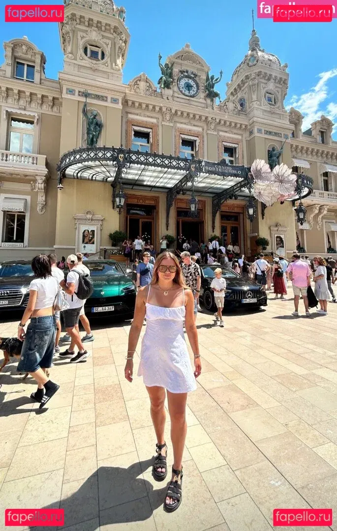 Lauren Lindsay Onlyfans Photo Gallery 