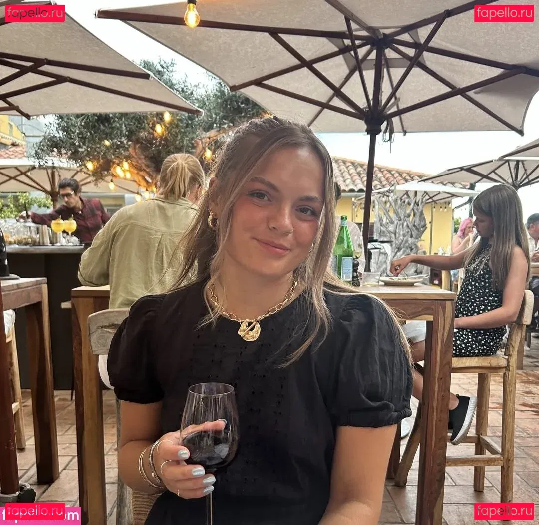 Lauren Lindsay Onlyfans Photo Gallery 