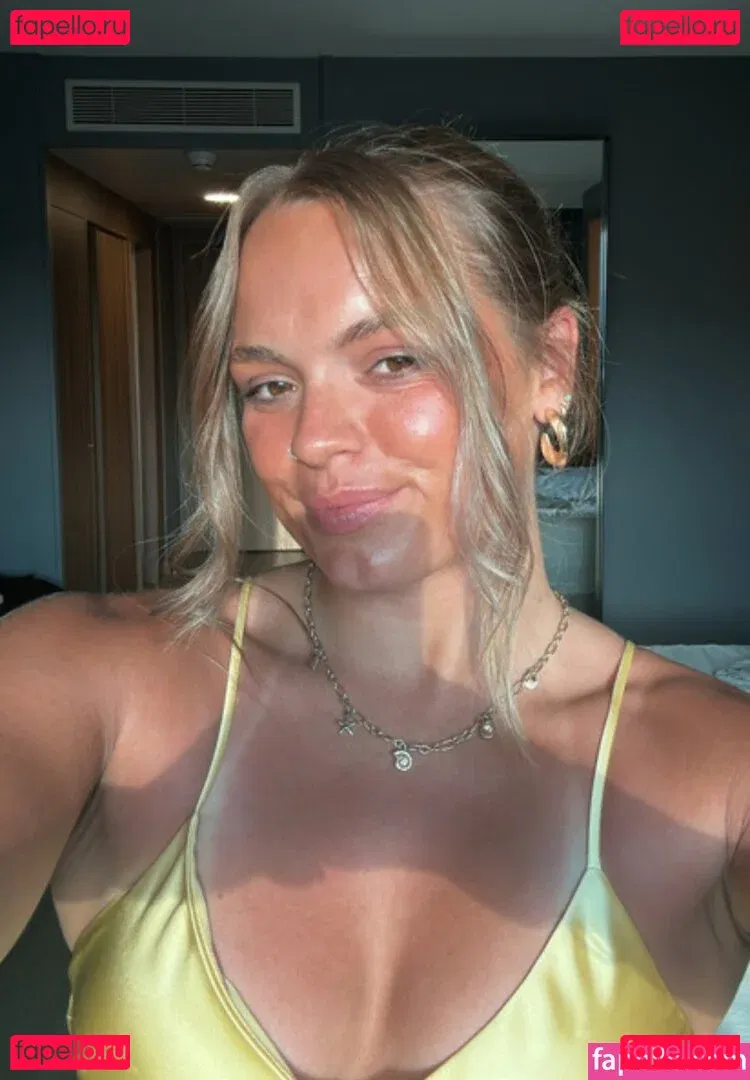 Lauren Lindsay Onlyfans Photo Gallery 