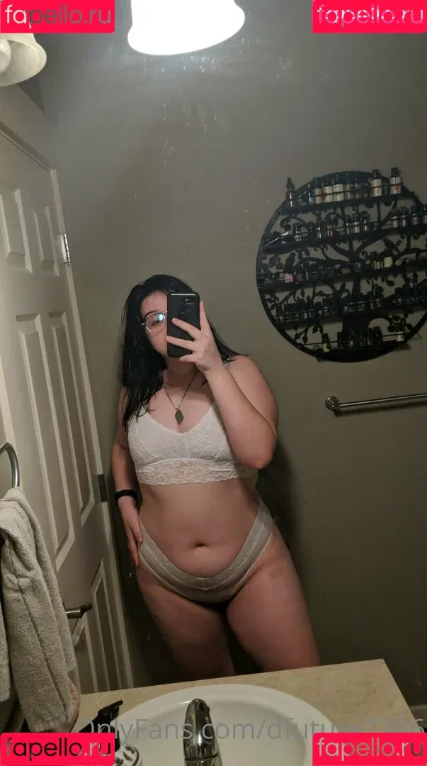 dfuture7786 Onlyfans Photo Gallery 