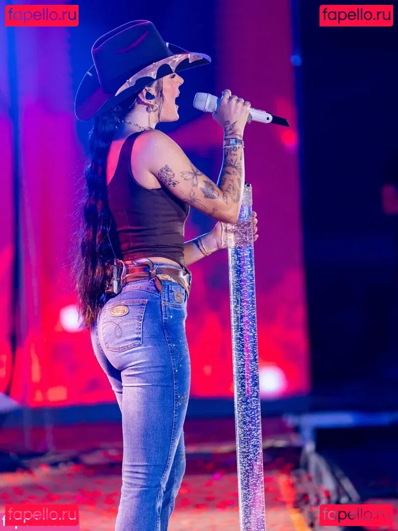 Ana Castela Onlyfans Photo Gallery 