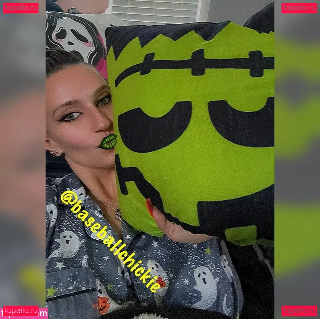 baseballchickie Onlyfans Photo Gallery 