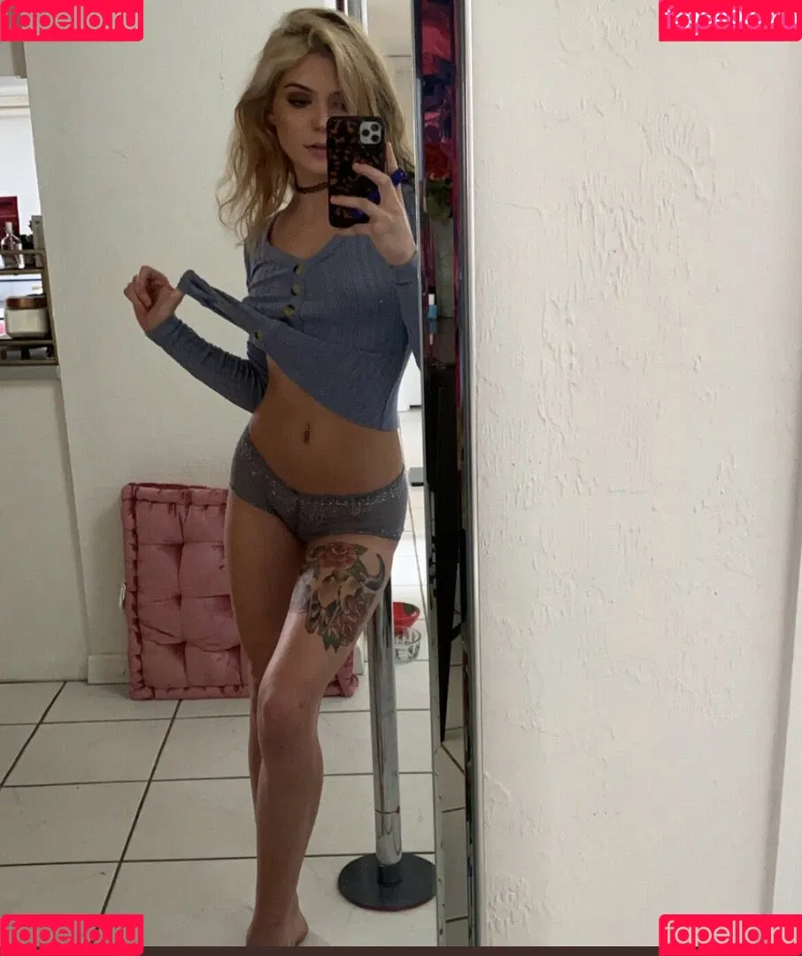 Littleviv Onlyfans Photo Gallery 
