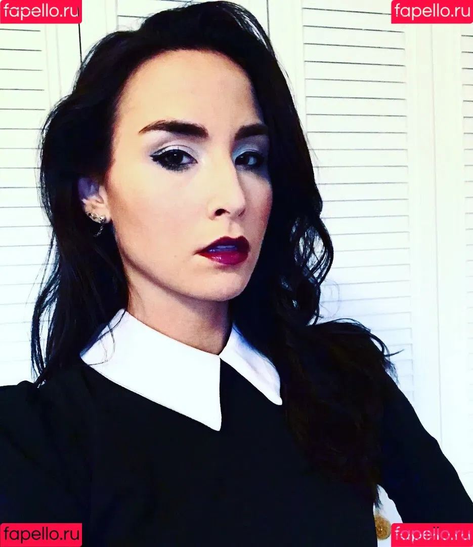 Allison Scagliotti Onlyfans Photo Gallery 