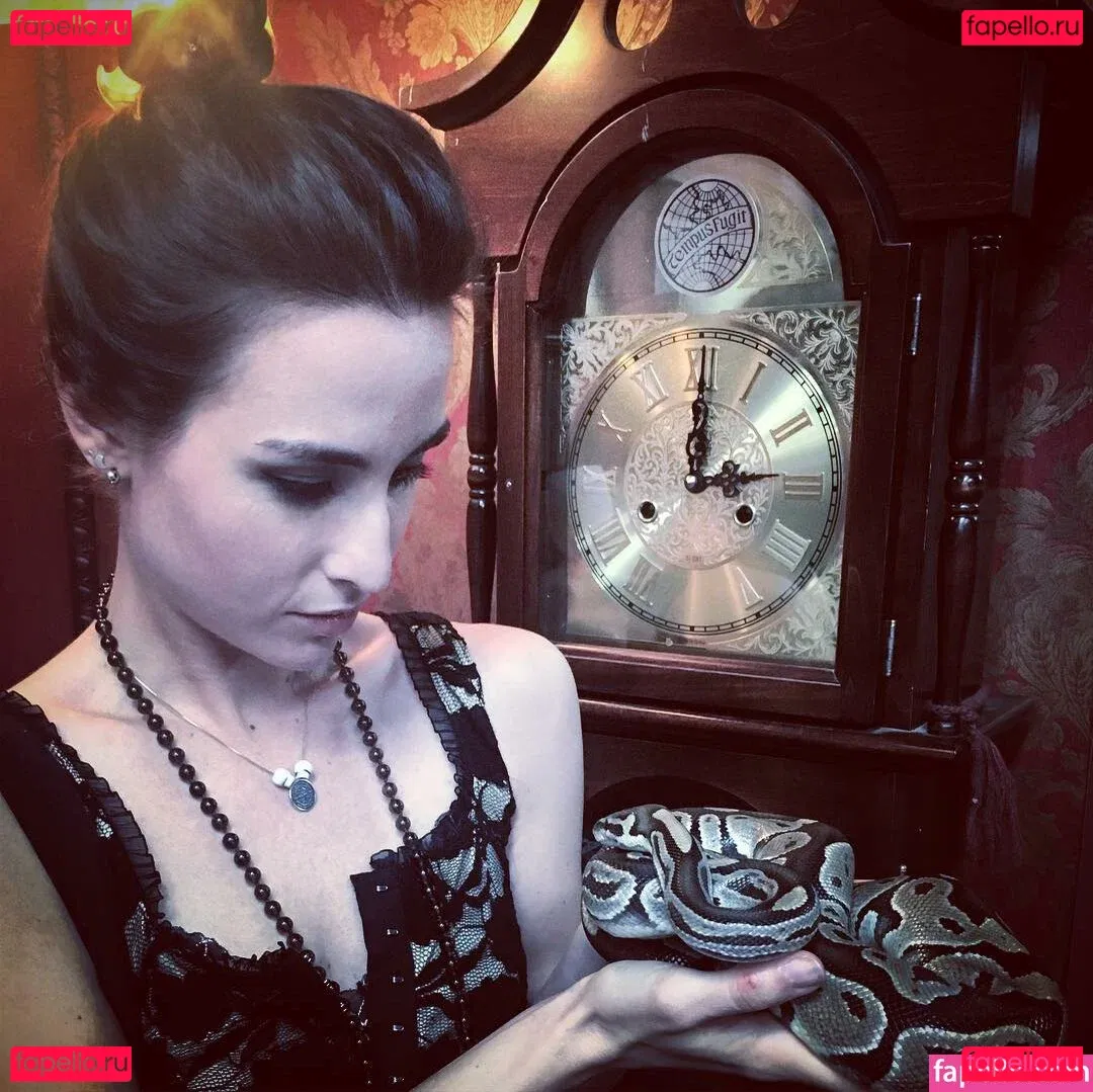 Allison Scagliotti Onlyfans Photo Gallery 