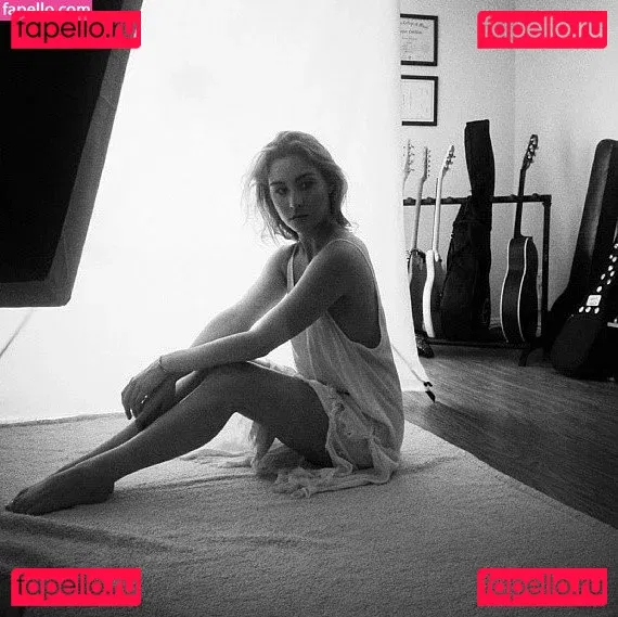 Allison Scagliotti Onlyfans Photo Gallery 