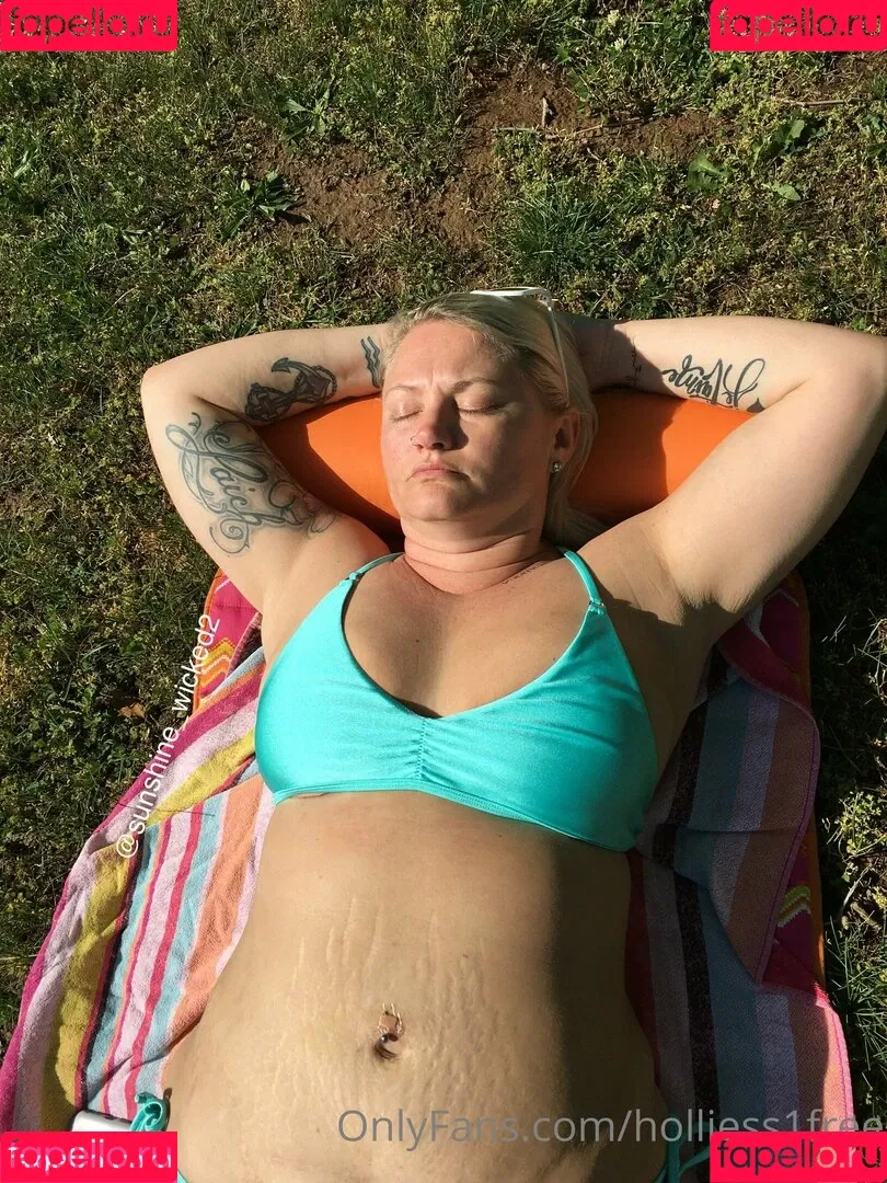holliess1free Onlyfans Photo Gallery 