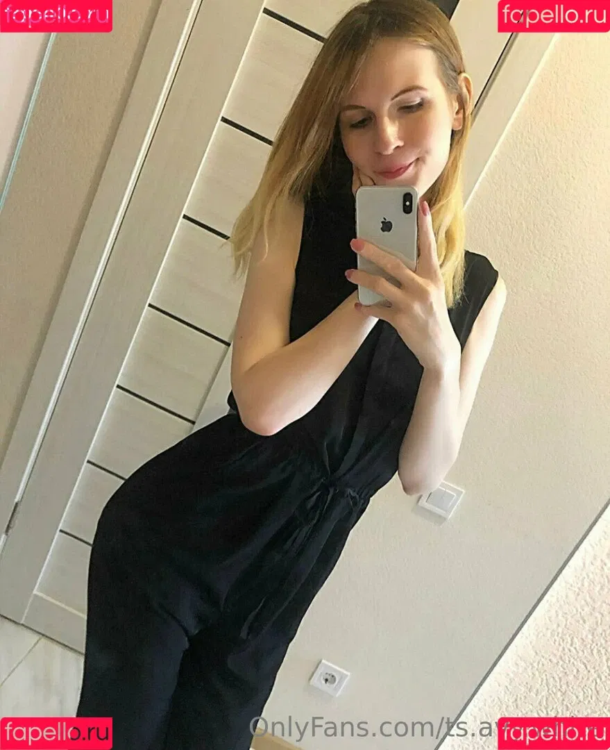 ts.avy.white Onlyfans Photo Gallery 