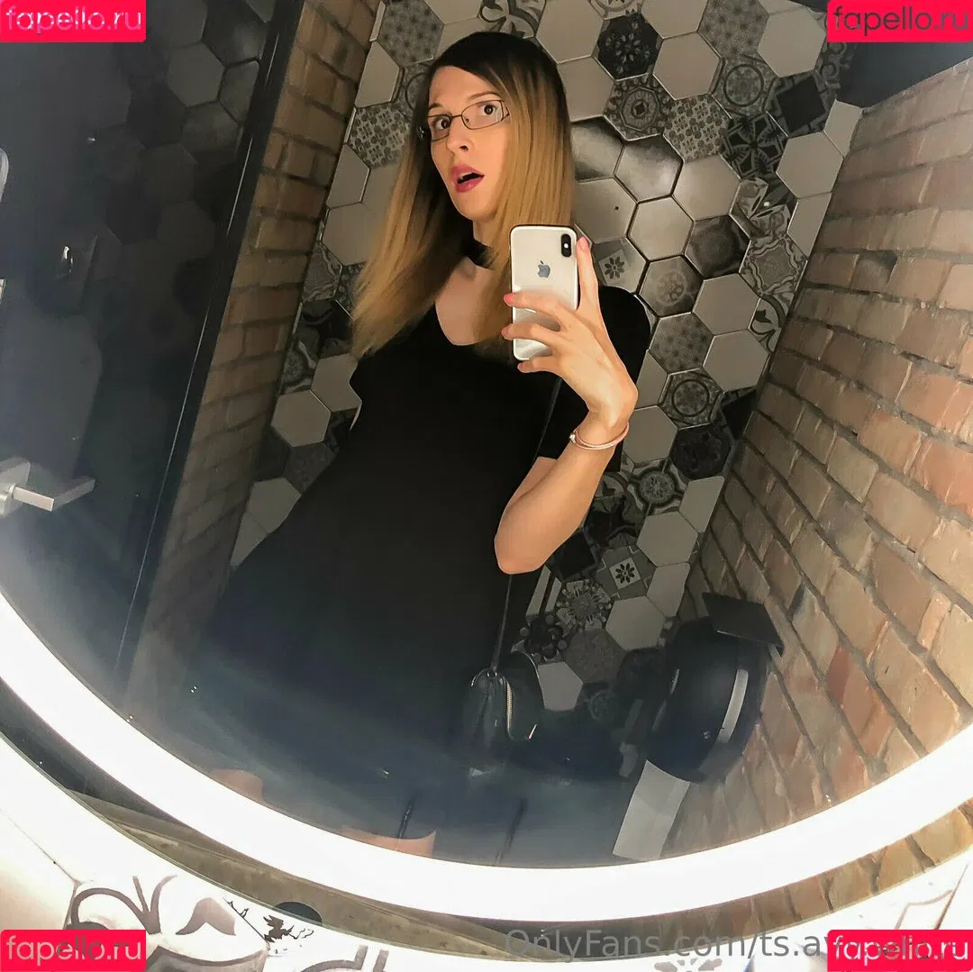 ts.avy.white Onlyfans Photo Gallery 