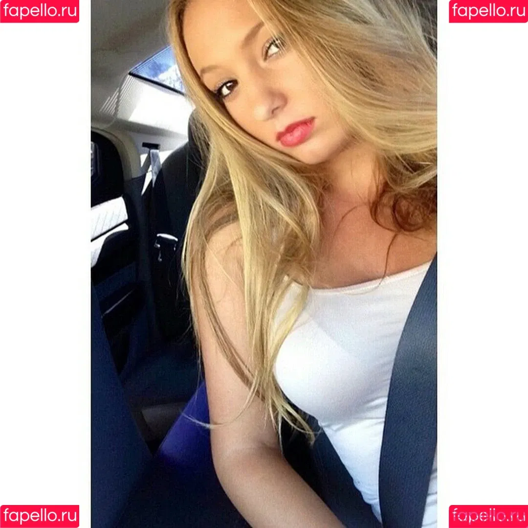 Kimi McFarland Onlyfans Photo Gallery 