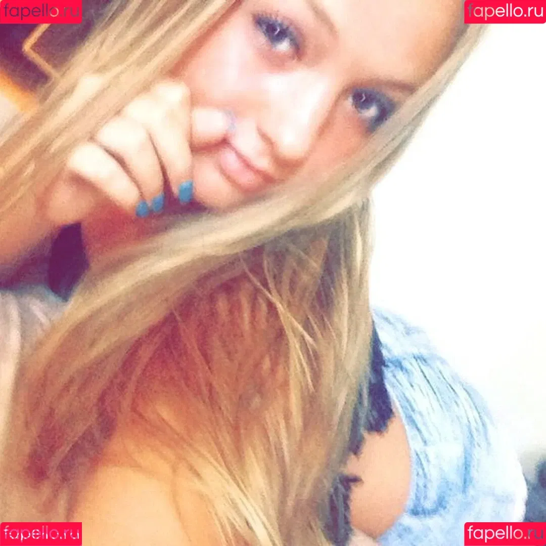 Kimi McFarland Onlyfans Photo Gallery 