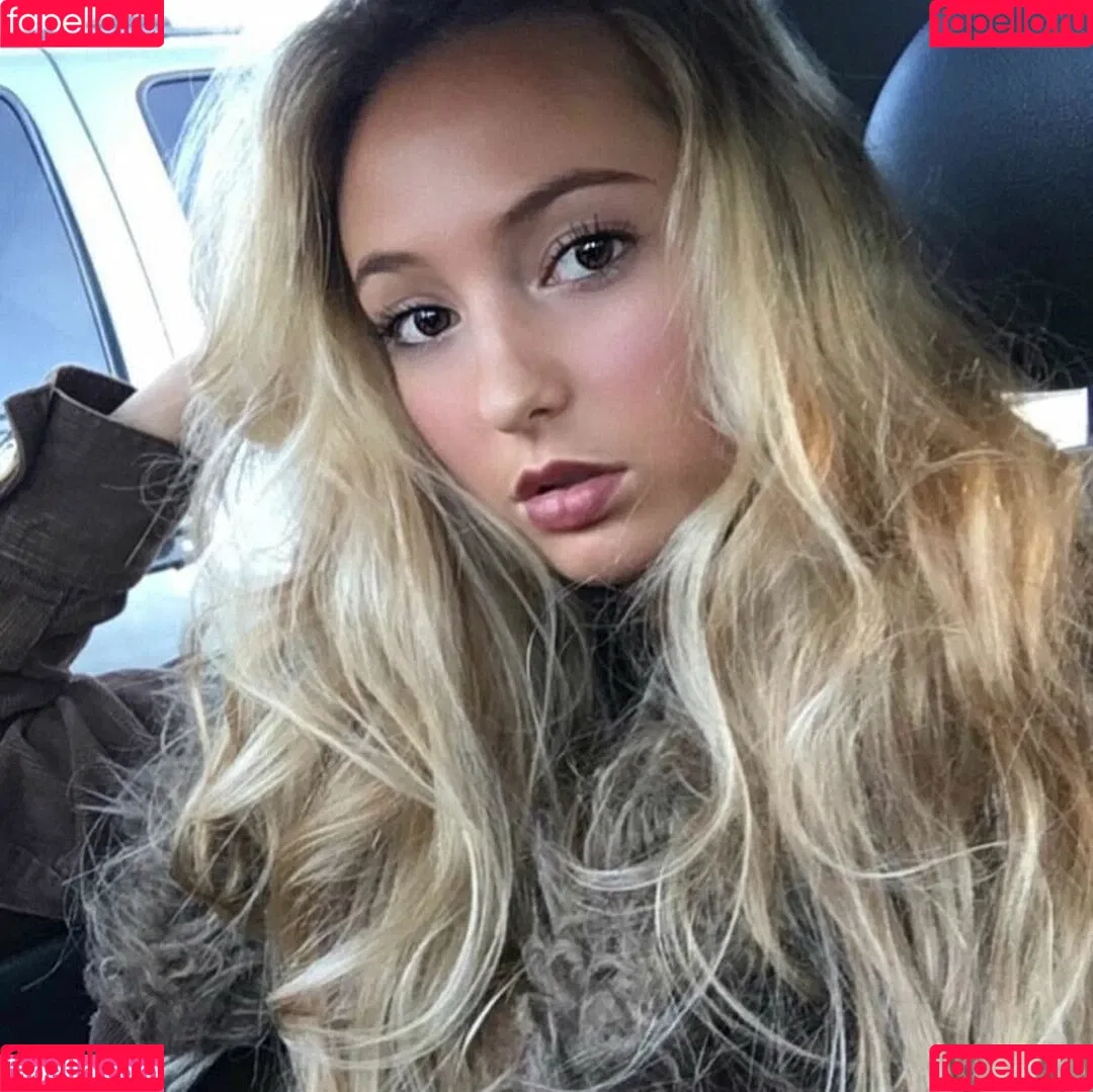 Kimi McFarland Onlyfans Photo Gallery 