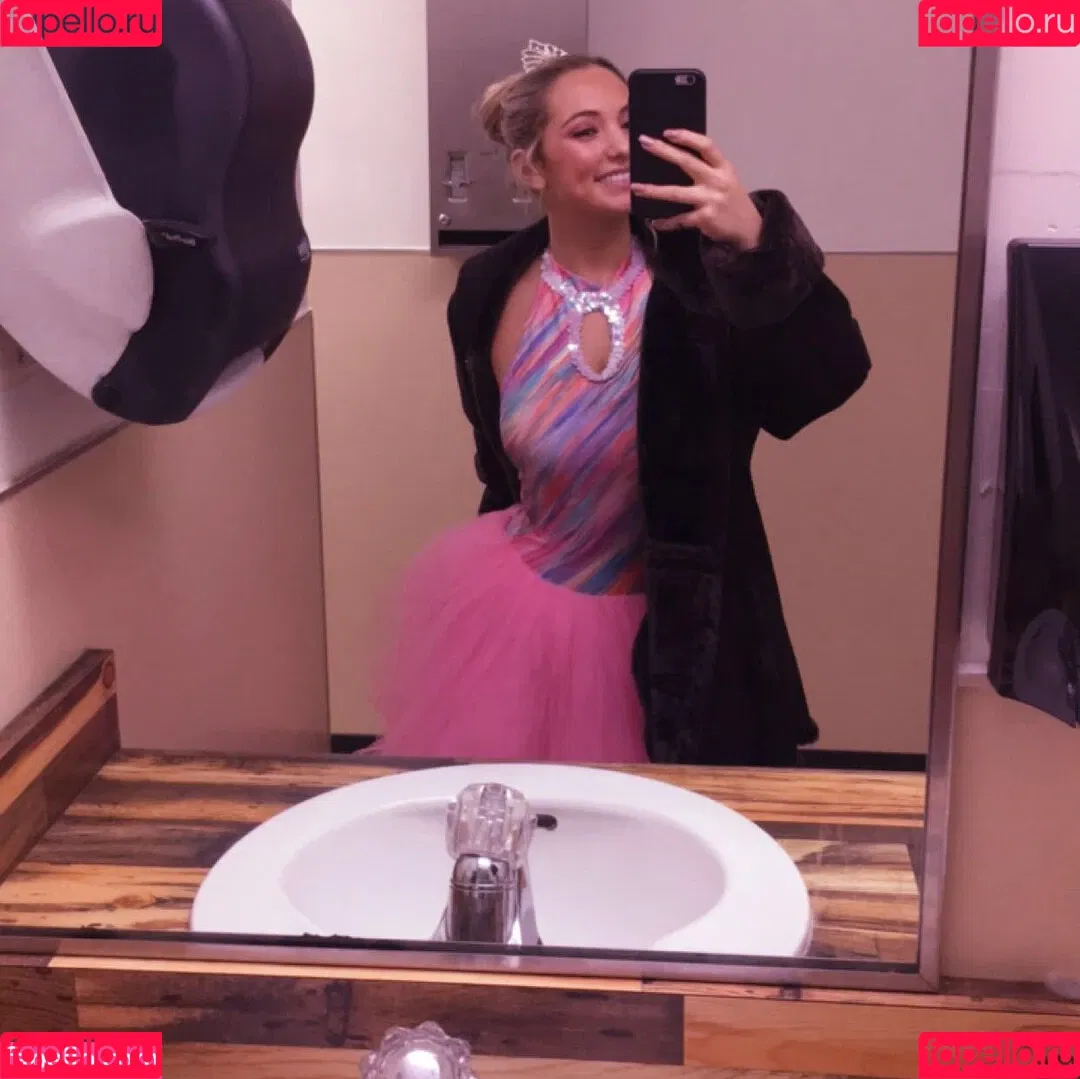 Kimi McFarland Onlyfans Photo Gallery 