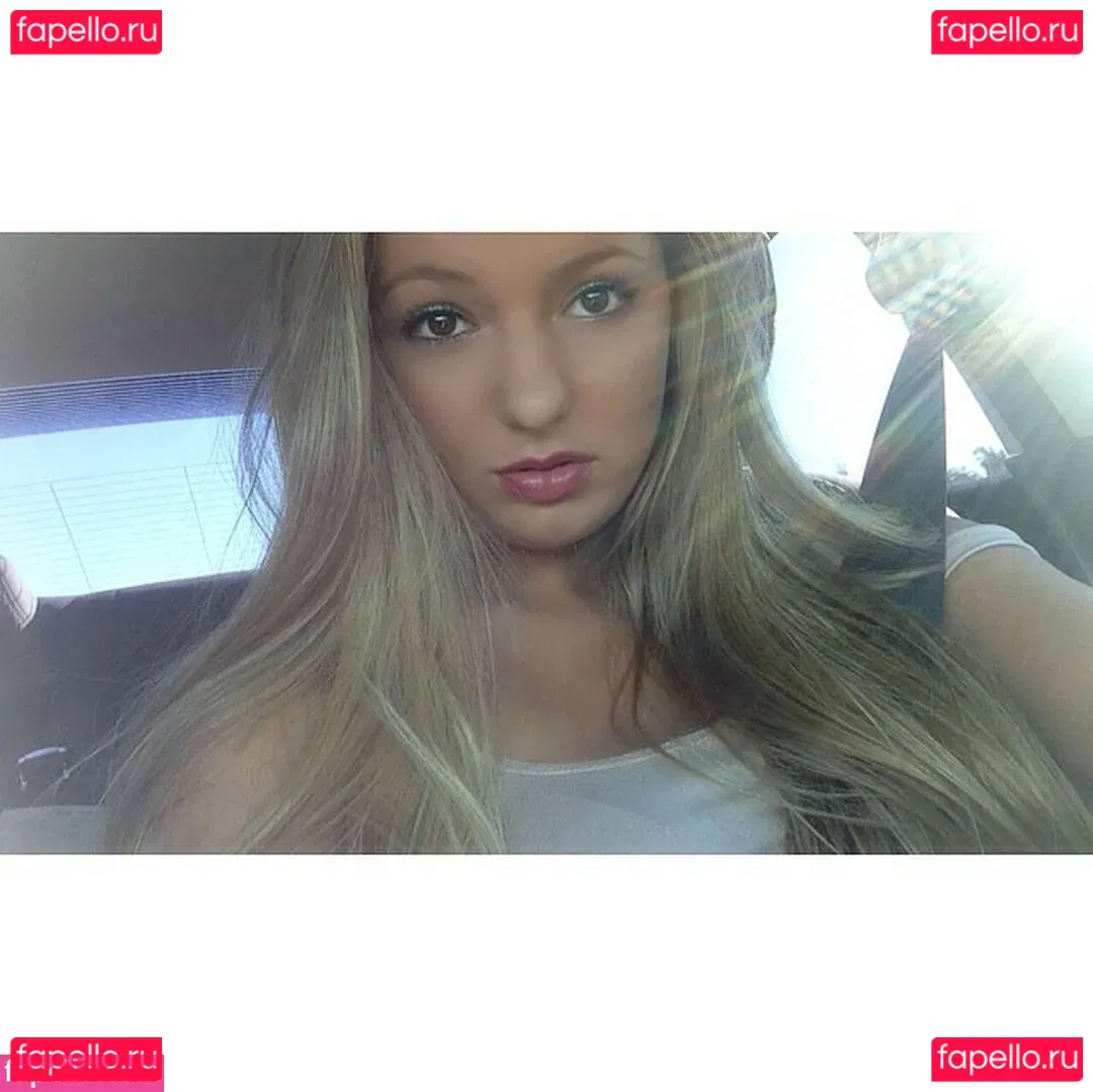 Kimi McFarland Onlyfans Photo Gallery 