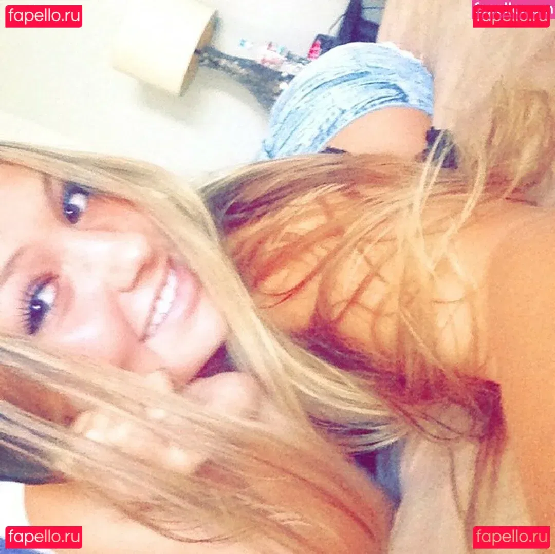 Kimi McFarland Onlyfans Photo Gallery 