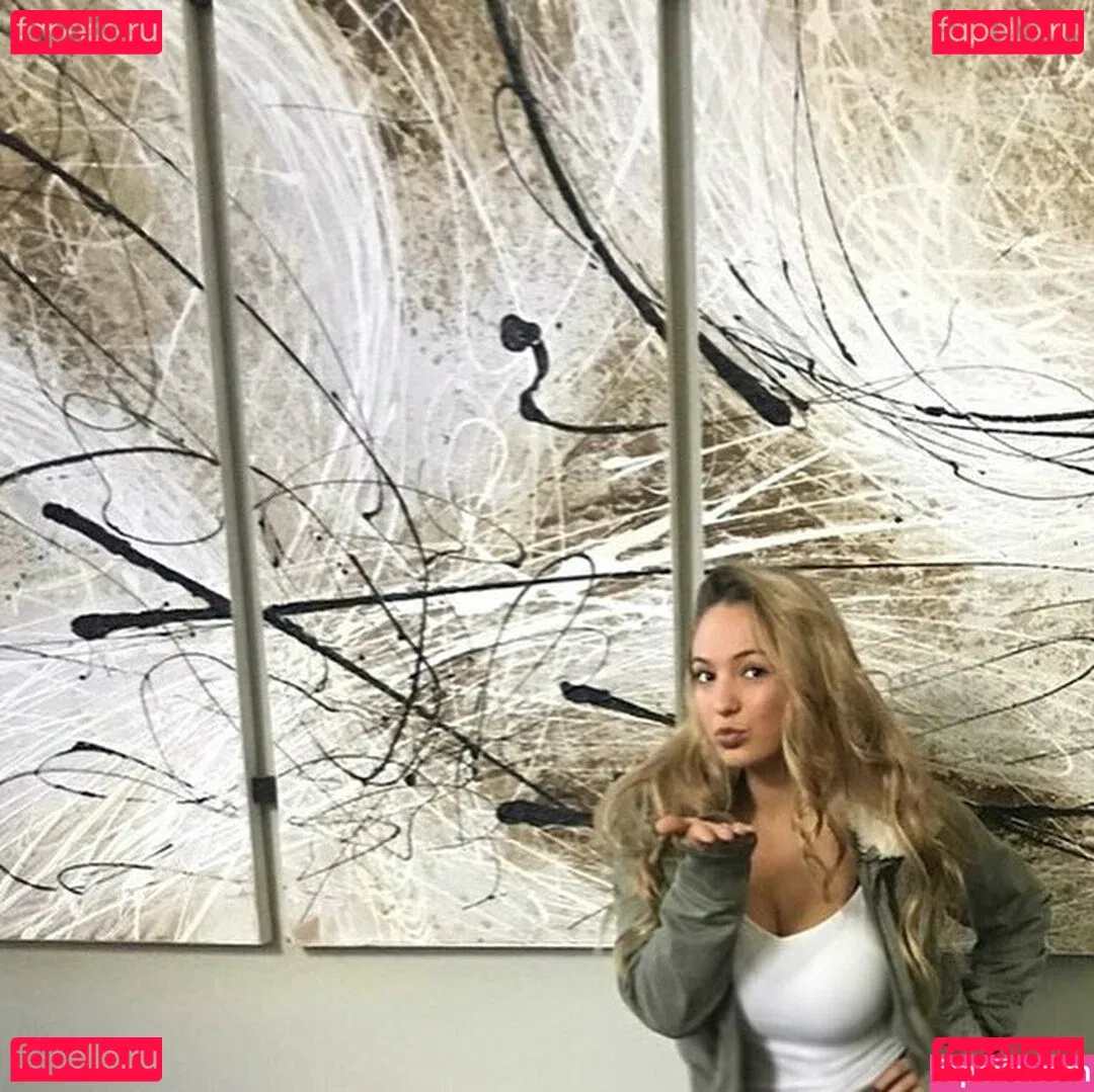 Kimi McFarland Onlyfans Photo Gallery 