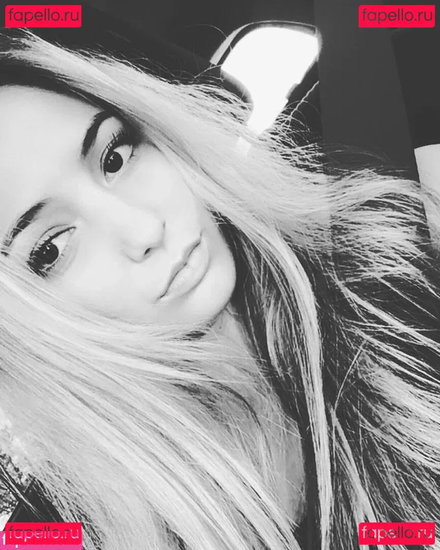 Kimi McFarland Onlyfans Photo Gallery 