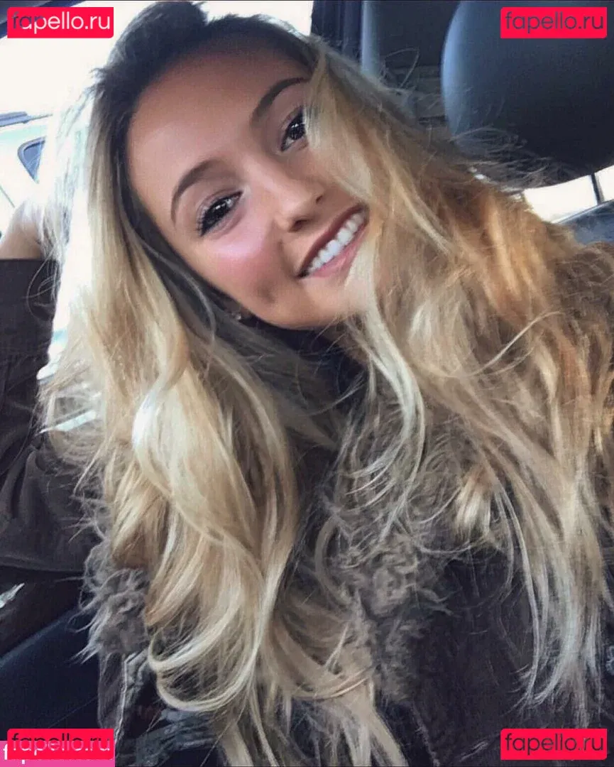 Kimi McFarland Onlyfans Photo Gallery 