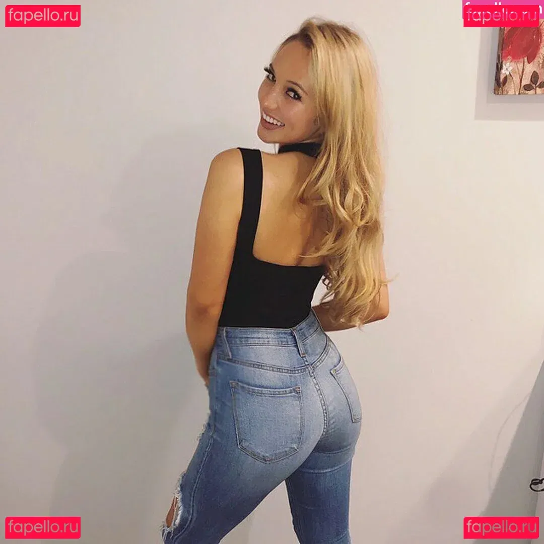 Kimi McFarland Onlyfans Photo Gallery 