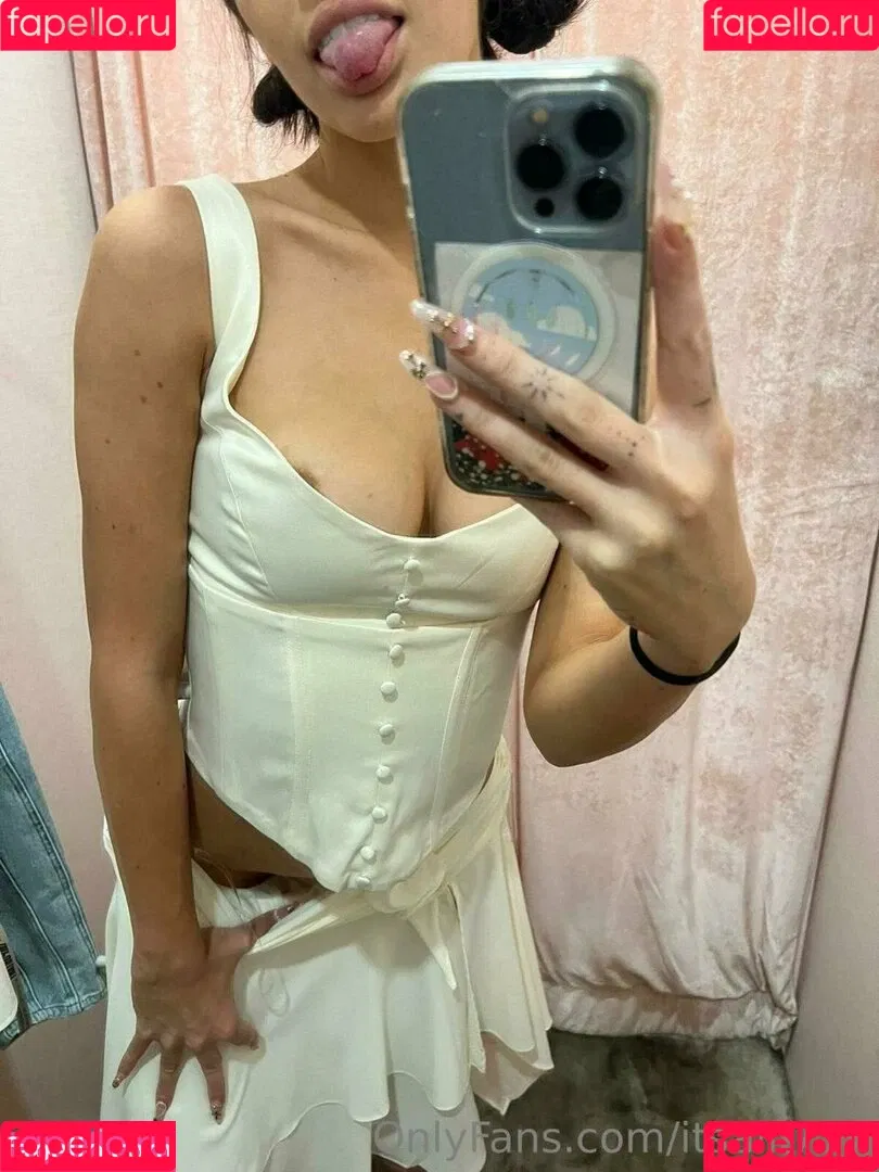 Alliyah Onlyfans Photo Gallery 