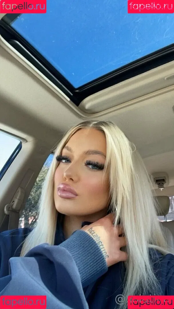 xolatina Onlyfans Photo Gallery 