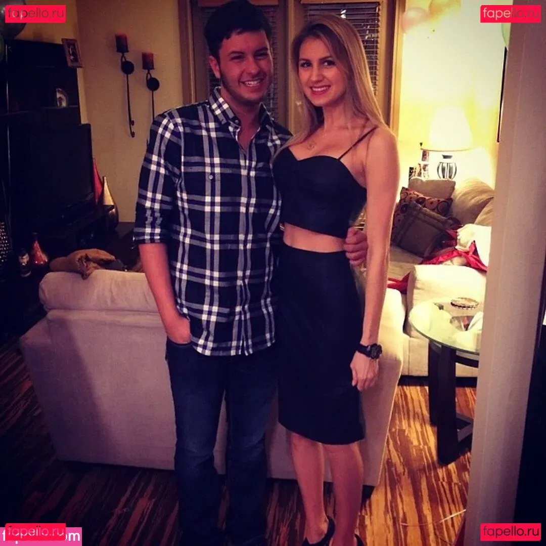 Krystal Gable Onlyfans Photo Gallery 