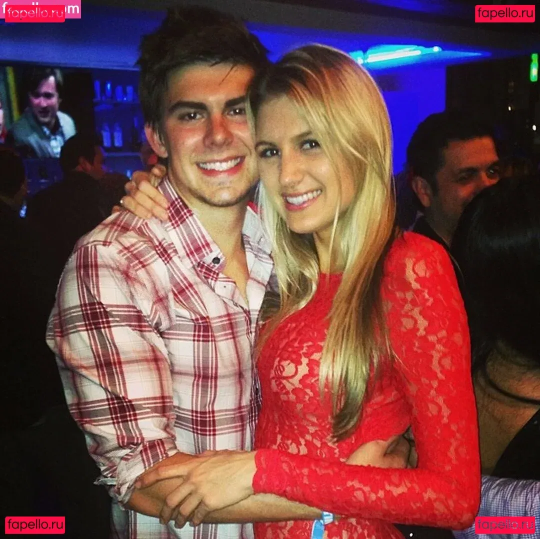 Krystal Gable Onlyfans Photo Gallery 